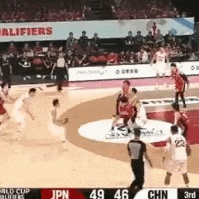 完美电竞官网-2中2！天降神兵！中国男篮第一关键先生